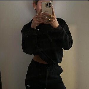 brand new ALO Yoga Black Sweatshirt and sweatpants set